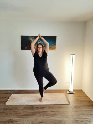 Elke Siller Asana Baum